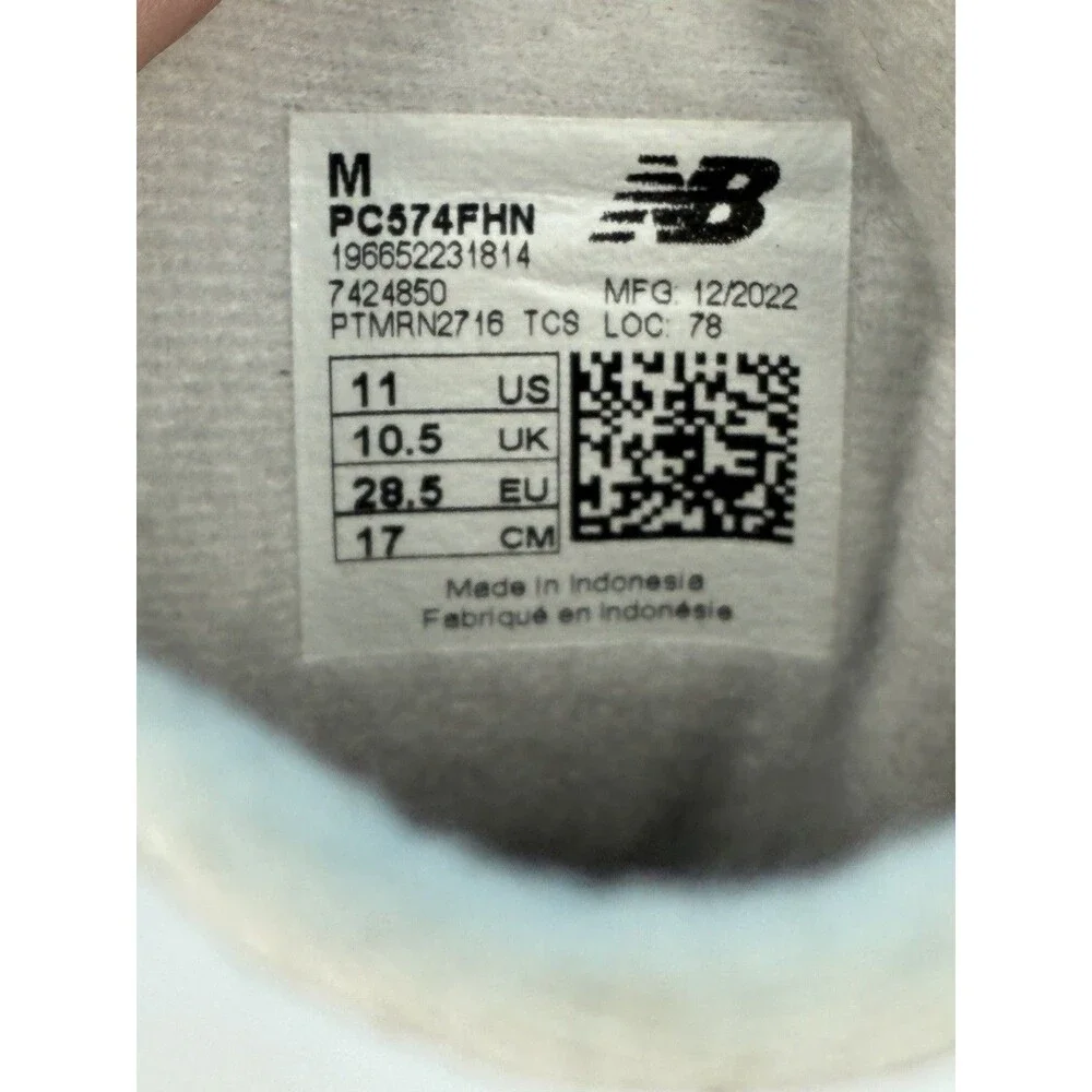 New Balance 574 Kids Size 11 White Gum Sole Sneakers PC574FHN